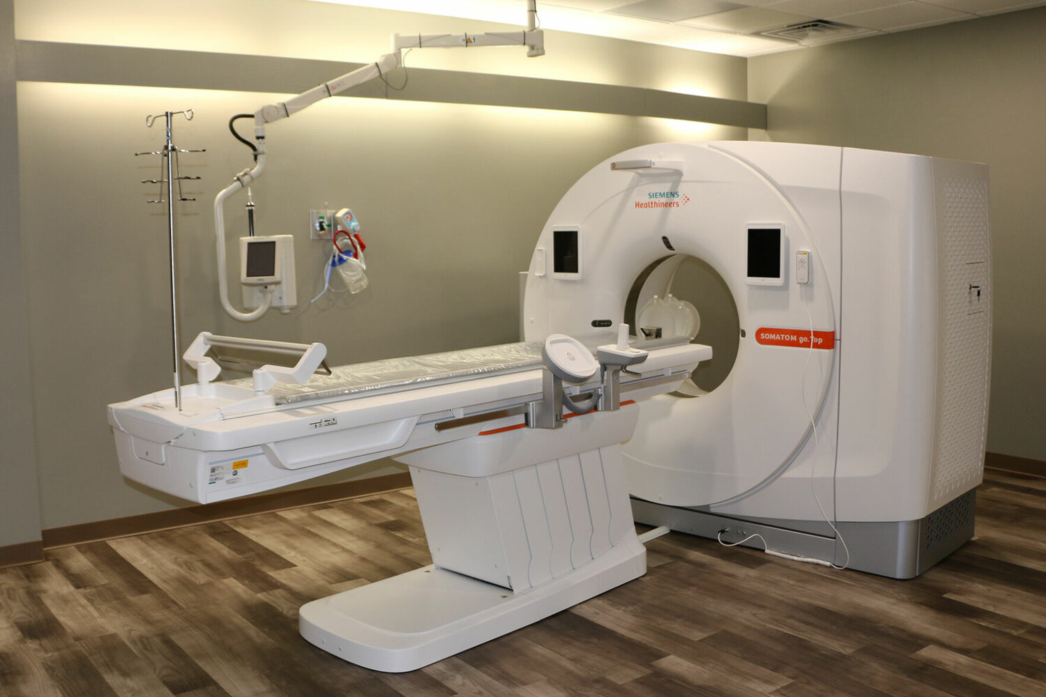 The 13-year-old CT scanner at Bothwell Regional Health Center was recently replaced with this new scanner that has a 128-slice configuration, which scans patients faster and with more detail. The Bothwell Foundation funded the new scanner, along with an upgrade of the scanner in the Oncology Department at the Susan O’Brien Fischer Cancer Center.
